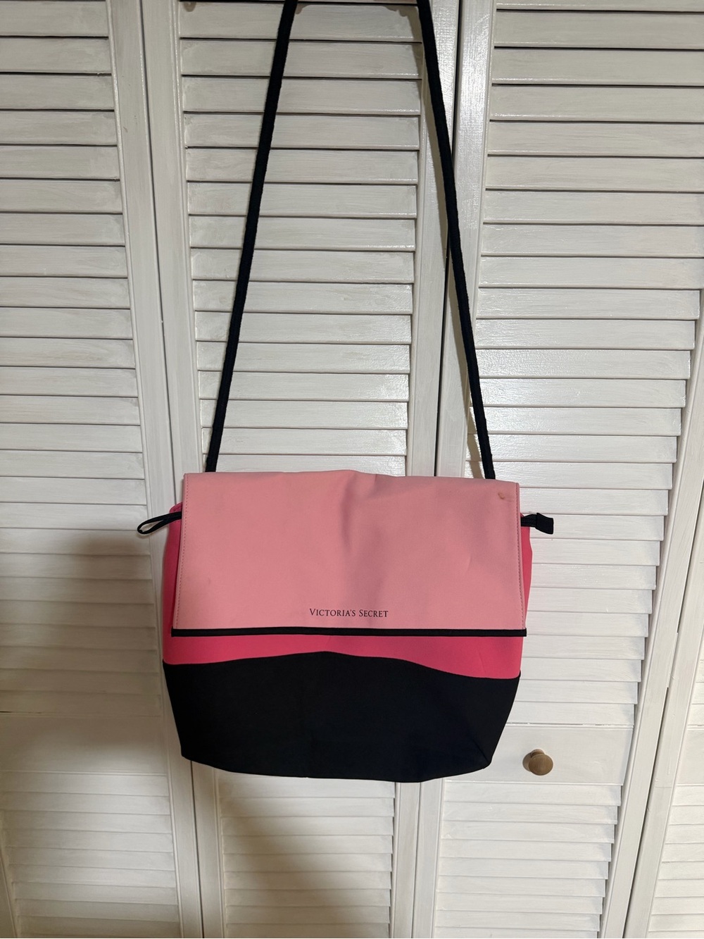 Victoria's Secret Pink and Black Crossbody Shoulder Bag cooler